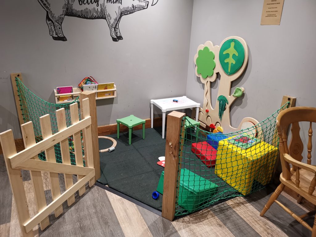 childrens play area at Hog & hedge cafe