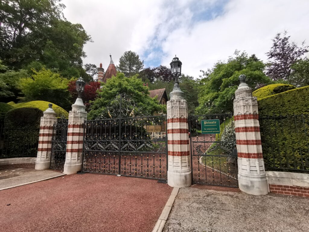 gates to george Harrisons home
